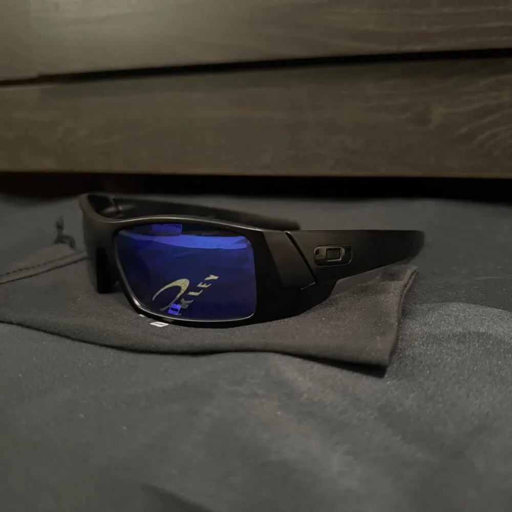 Oakley Gascan Mens Sunglasses 9014 Blue Reflective Lenses - Picture 6 of 9